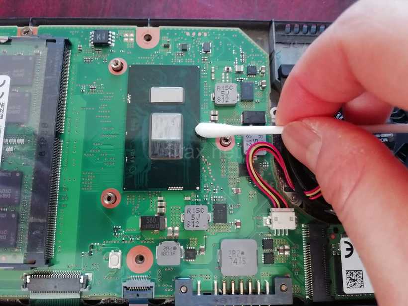 LIFEBOOK WU2/B3の古いグリスを拭う