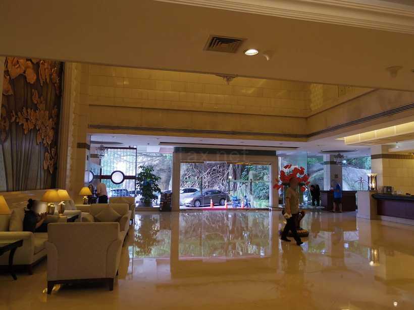 agodaで予約したホテルのロビー